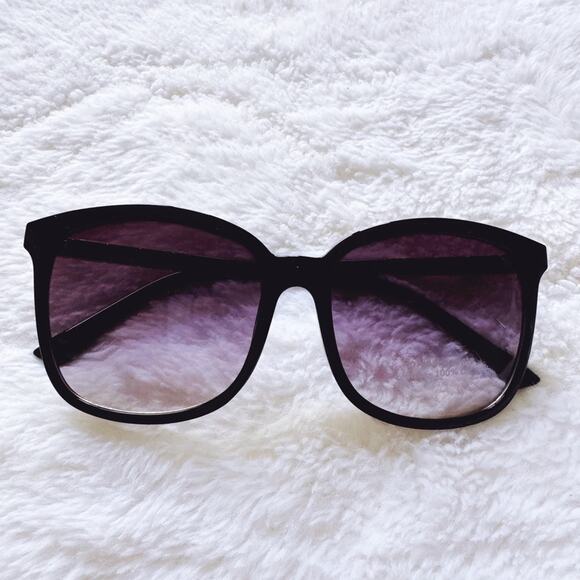 Stylens Accessories - Joanne Black Square Sunglasses